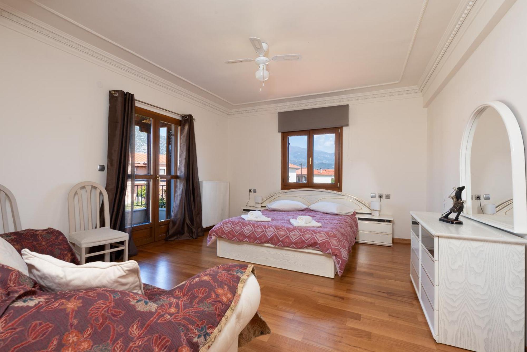 Christina'S Twin Palm Trees House Apartment Agria Exterior photo