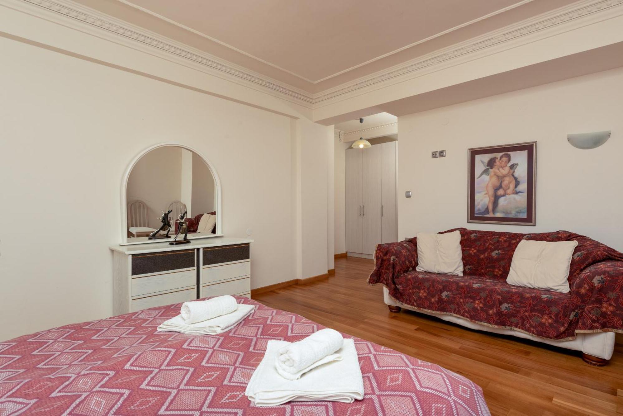 Christina'S Twin Palm Trees House Apartment Agria Exterior photo