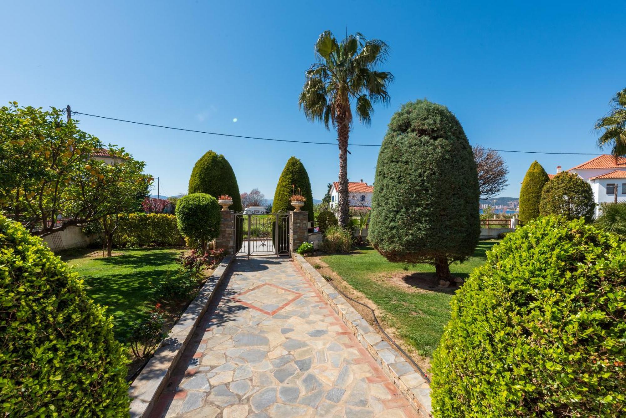 Christina'S Twin Palm Trees House Apartment Agria Exterior photo